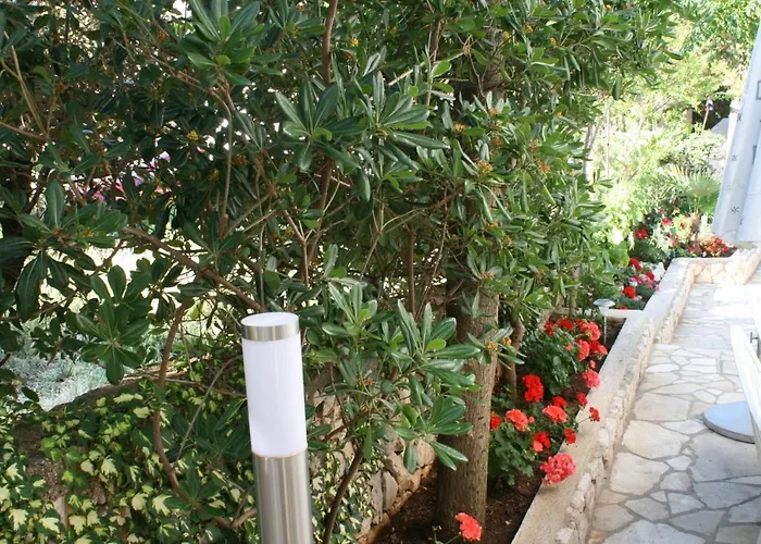 Apartment Apartments By The Sea Mandre, Pag - 6515 Kolan